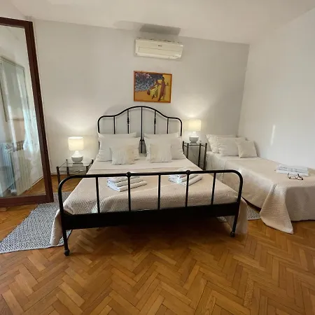 Studio Apartment With Swimming Pool Jelsa  Exterior photo