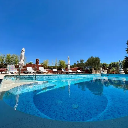 Studio Apartment With Swimming Pool Jelsa  Exterior photo