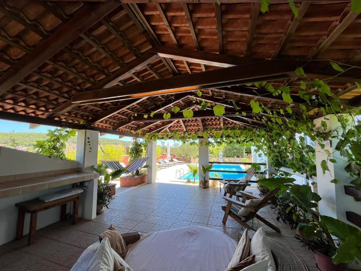 Apartmán With Swimming Pool